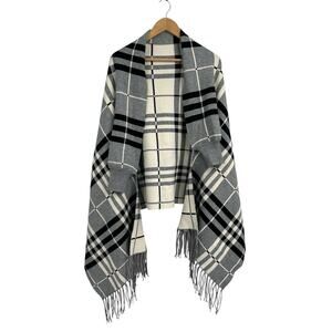 Carolina Clothing Co Grey Plaid Sleeved Shawl OS